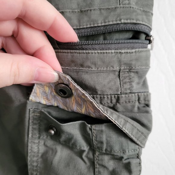 Columbia Omni Shade Cargo Capri's - Picture 3 of 14